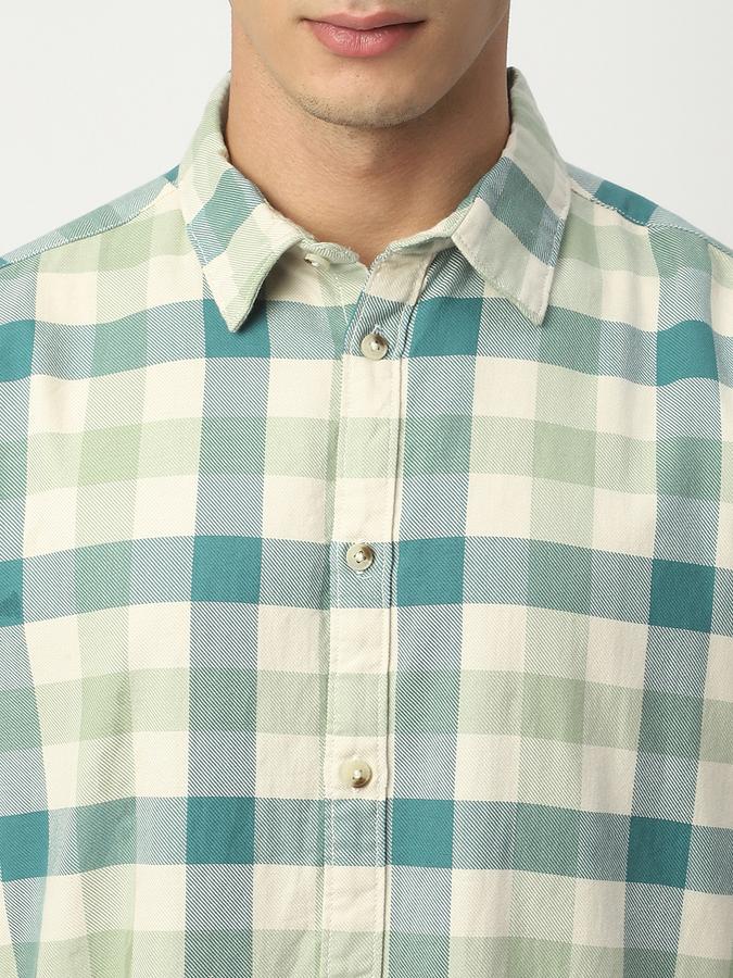 Men Checkered Casual Shirt data-index=