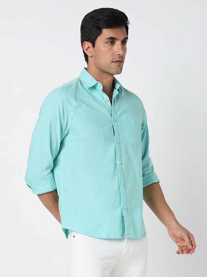 Men Solid Casual Shirt image number 3