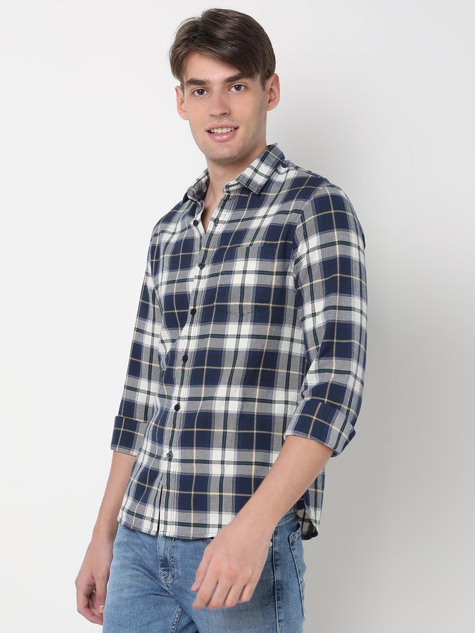 Men Checked Regular Fit Shirt with Patch Pocket image number 1
