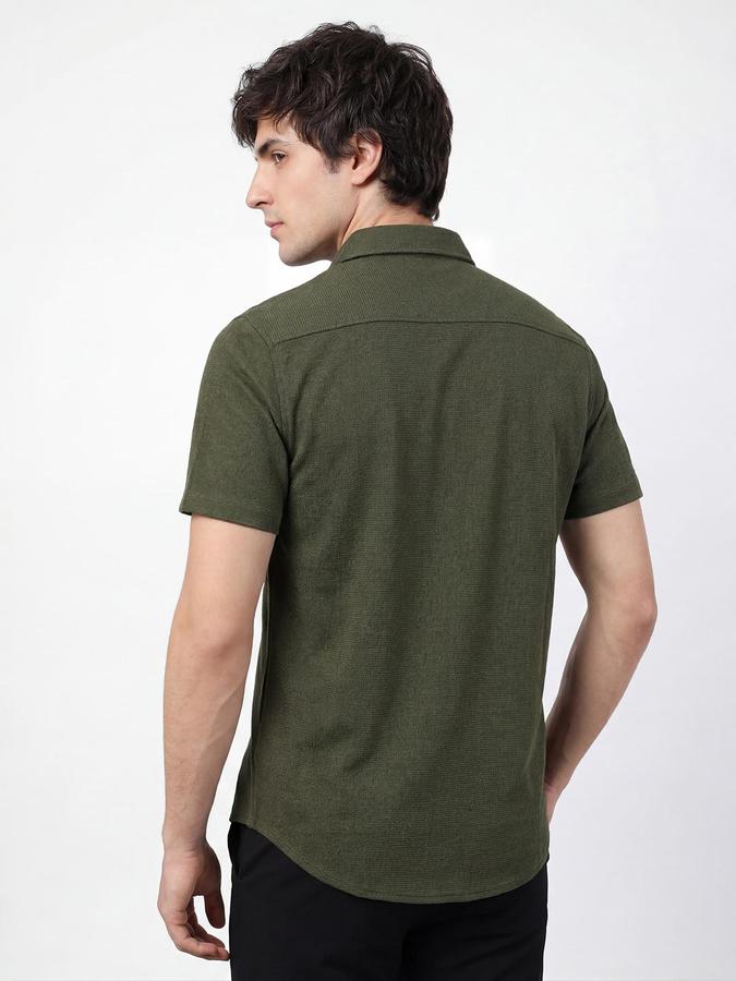 R&B Men Olive Textured Resort Collar Short Sleeves Regular Fit Shirt