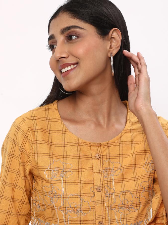 Women Cotton Regular Fit Round Neck Embroidered Kurta