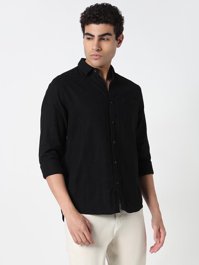Men Solid Casual Shirt image number 2