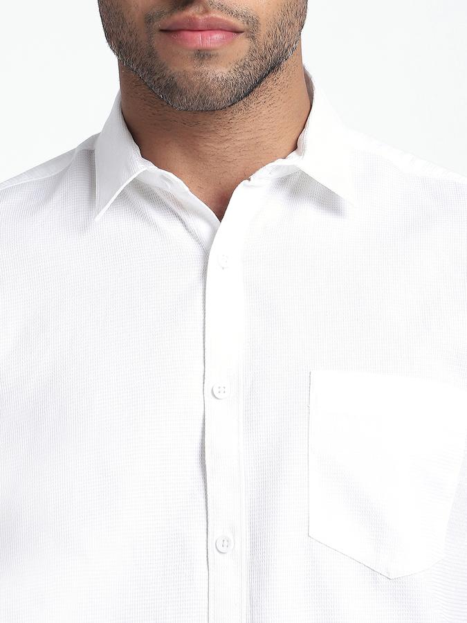 Men Cotton Regular Fit Point Collar Solid Shirt