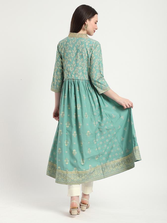 Women Polyester Regular Fit V Neck Embroidered Kurta