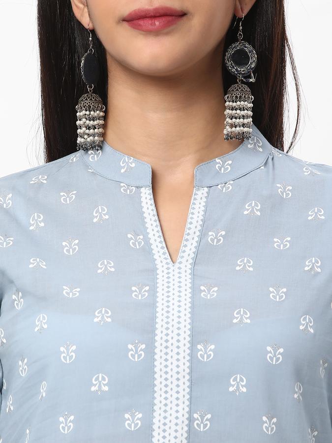 R&B Women Blue Kurtas image number 3