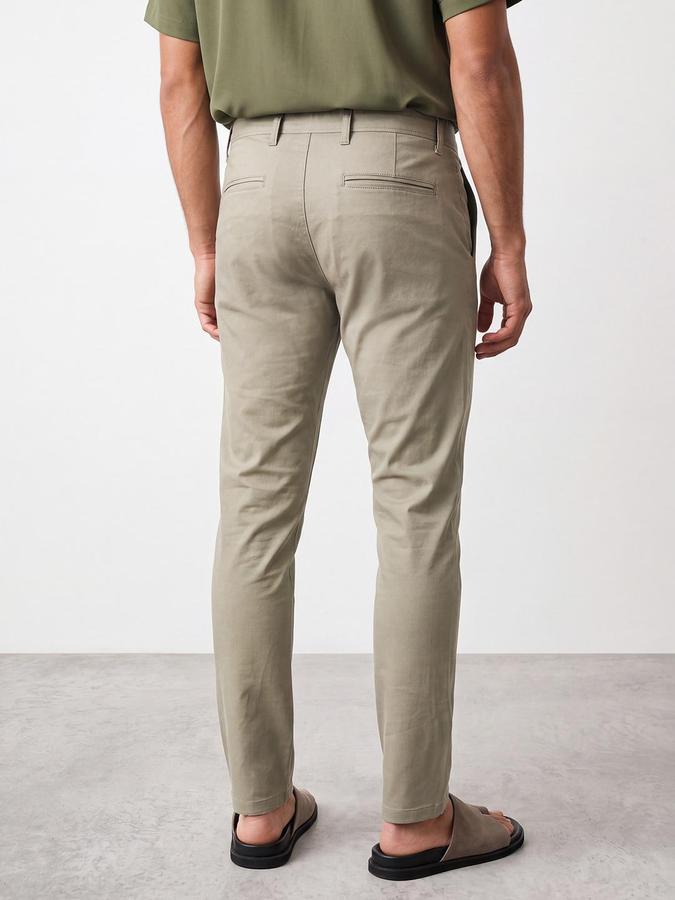 R&B Men Green Mid Rise Regular Fit Chinos