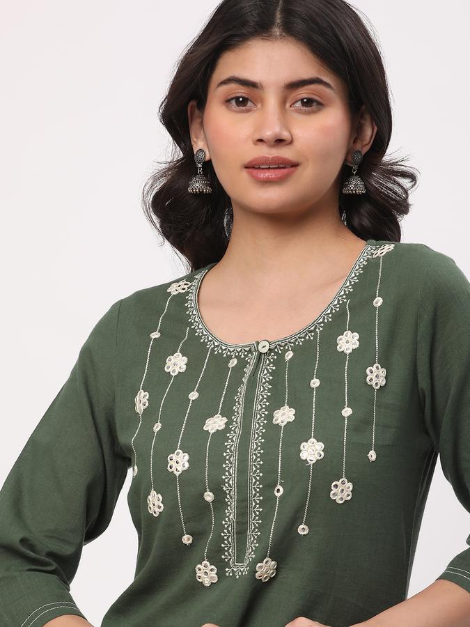 Women Cotton Flax Regular Fit Round Neck Embroidered Kurta