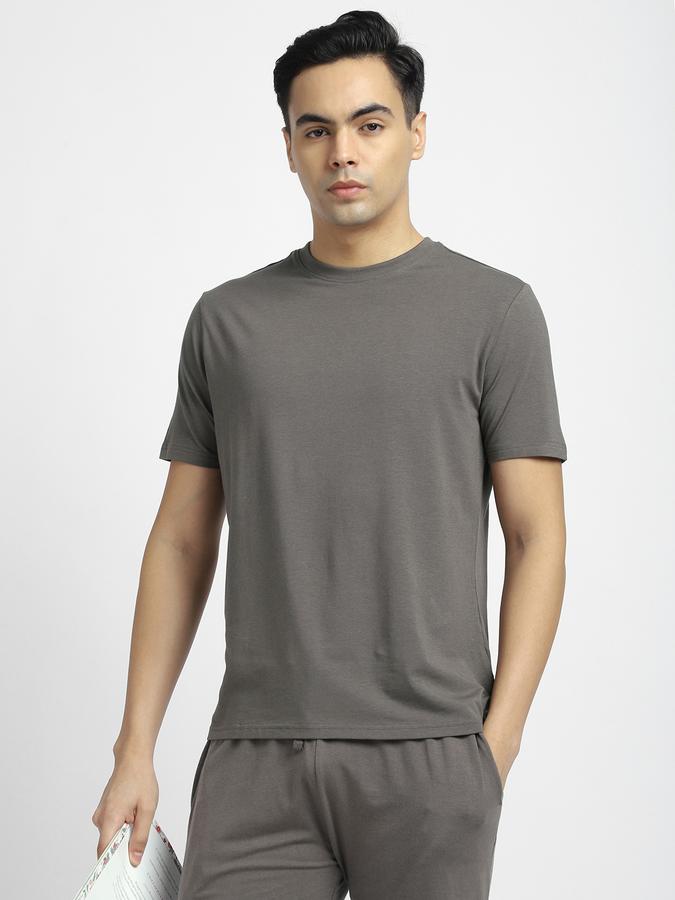 Men Cotton Blend Regular Fit Crew Neck Solid T-shirt