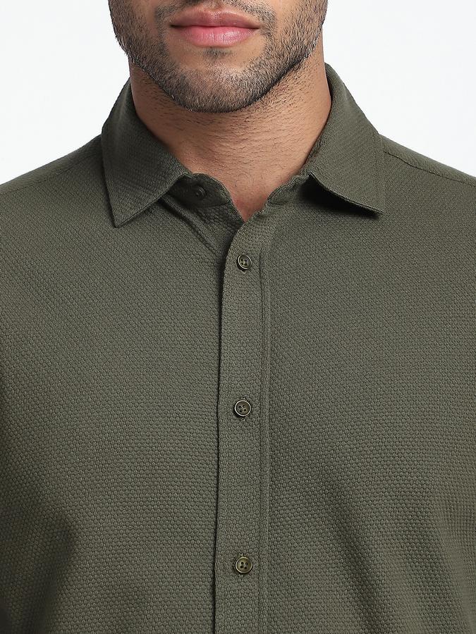Men Cotton Regular Fit Point Collar Textured Shirt