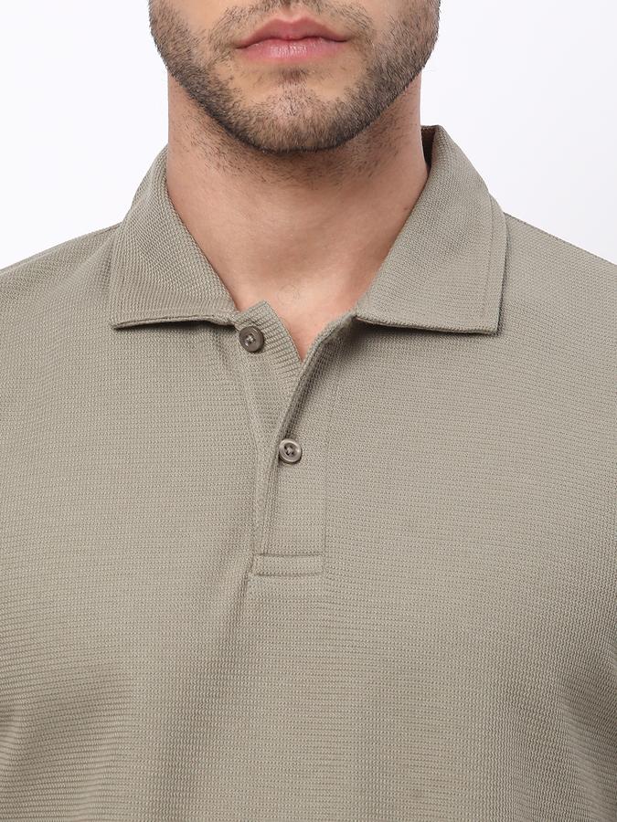 Men Cotton Blend Slim Fit Polo Neck Textured T-shirt