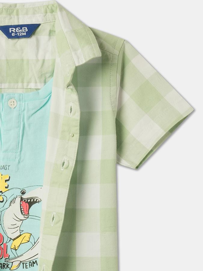 Boys Checked Relaxed Fit Shirt image number 2