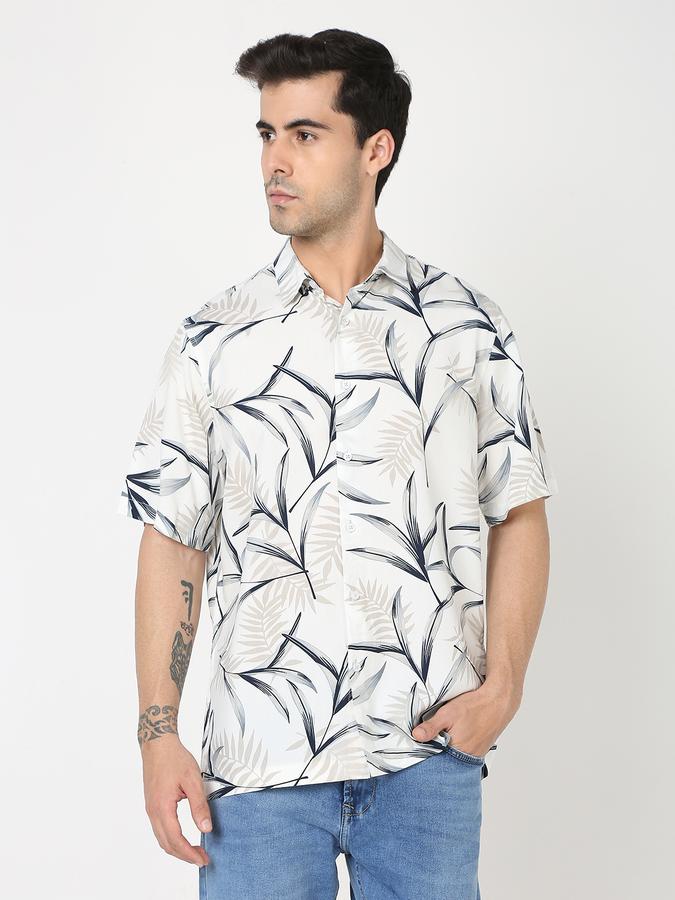 Men Leaf Print Regular Fit Shirt with Cutaway Collar image number 0
