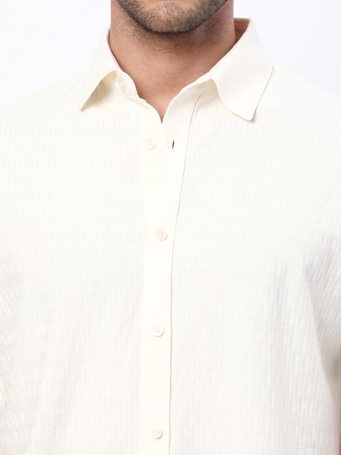Men Regular Fit Shirt with Spread Collar image number 3