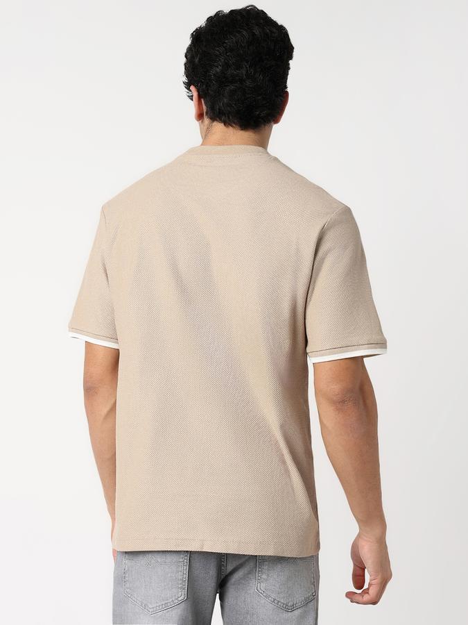 Self Design Men Round Neck T-Shirt image number 3