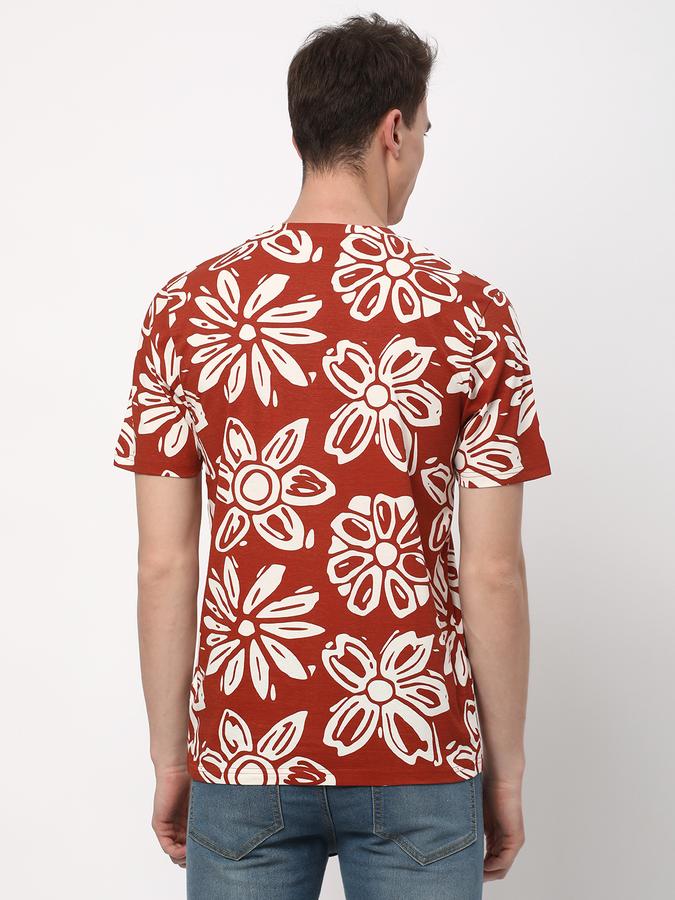Men Printed Regular Fit Round-Neck T-Shirt image number 2