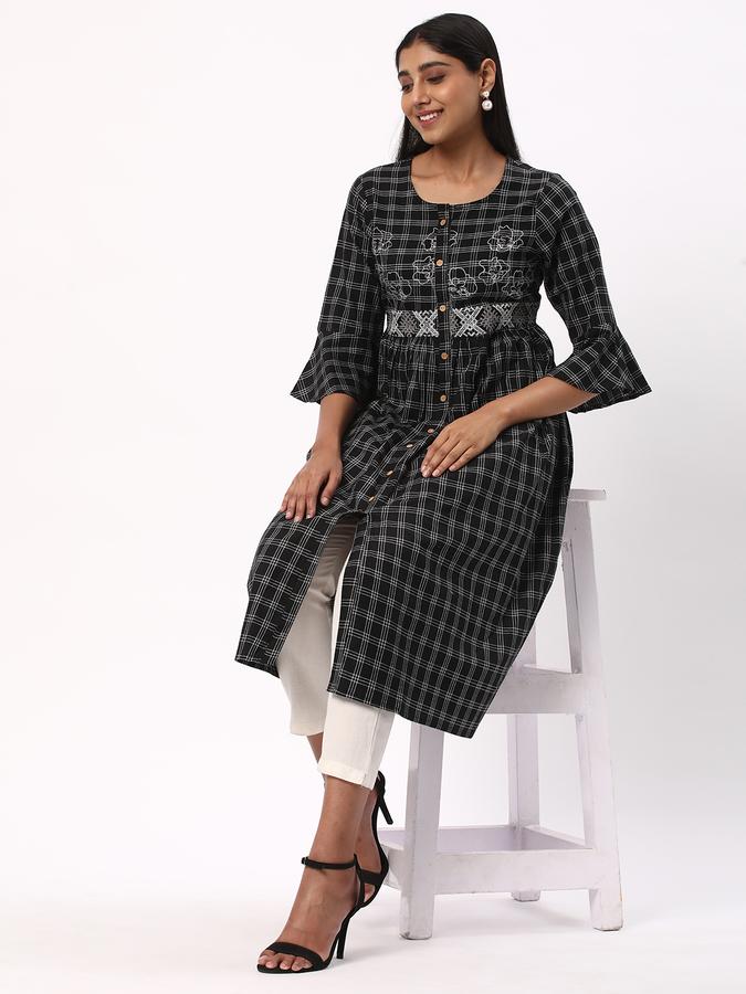 Women Cotton Regular Fit Round Neck Embroidered Kurta