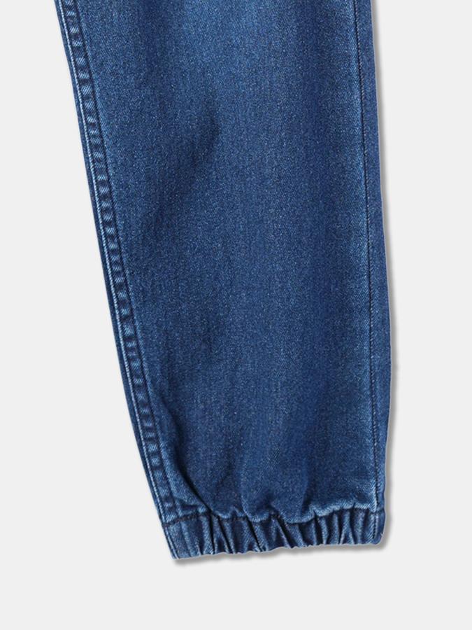Boys Lightly Washed Relaxed Fit Jeans image number 2