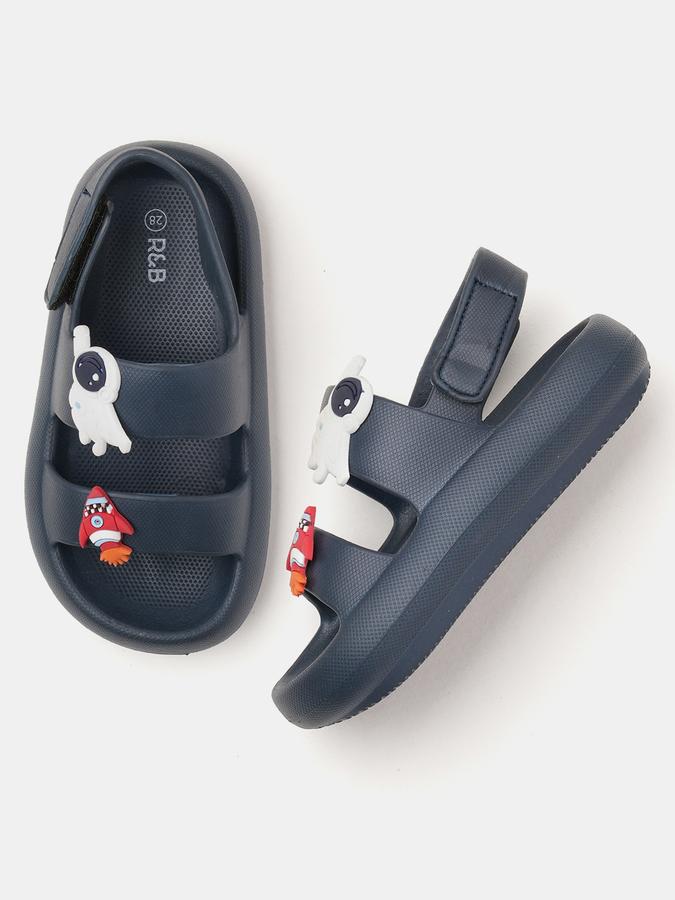 Boys Solid Flip Flops image number 0