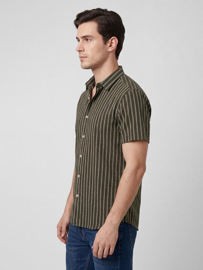 R&B Olive Striped Men Spread Collar Short Sleeves Shirt