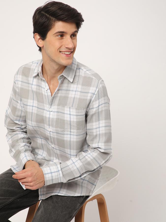 Men Regular Fit Cutaway Collar Shirt image number 0