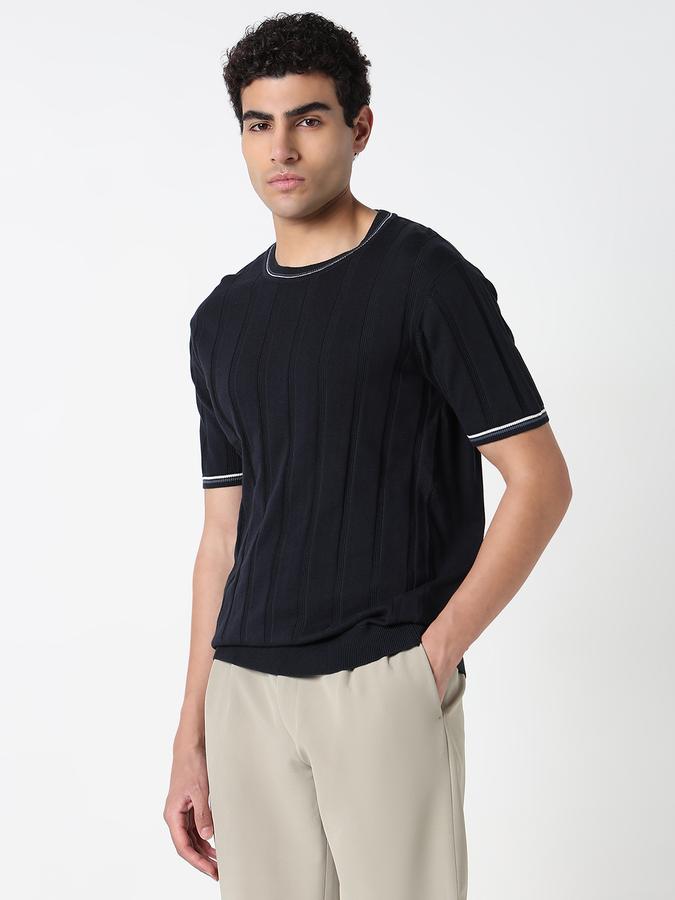 Solid Men Round Neck T-Shirt image number 2