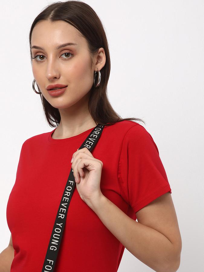 Women Regular Fit Round-Neck T-Shirt image number 0