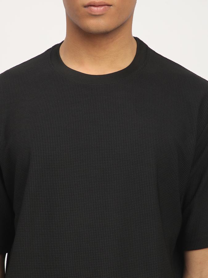 Men Polyester Regular Fit Crew Neck Textured T-shirt
