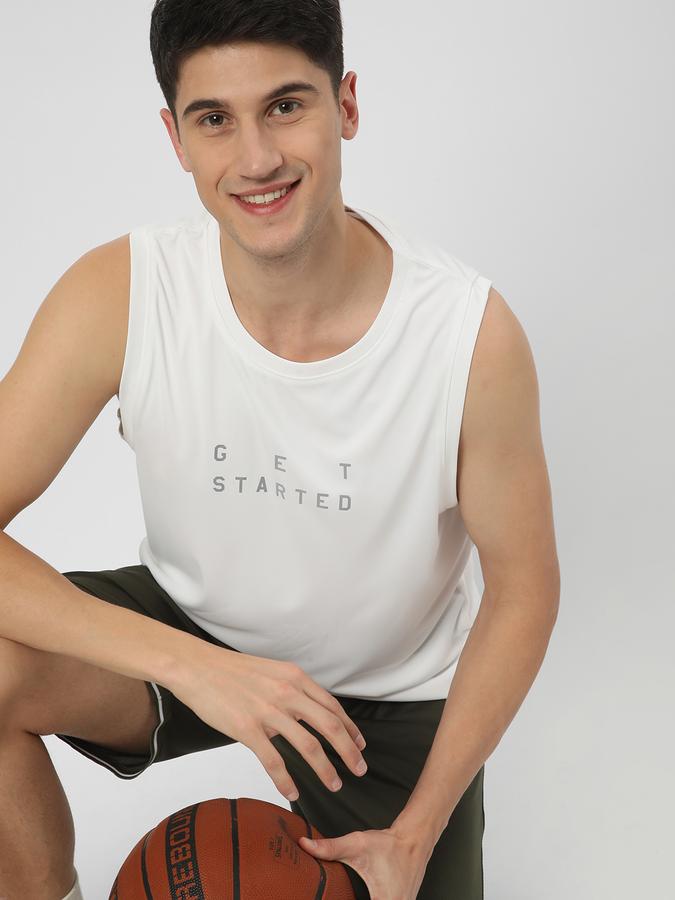 Men Typographic Print Round-Neck Sleeveless Vest image number 0