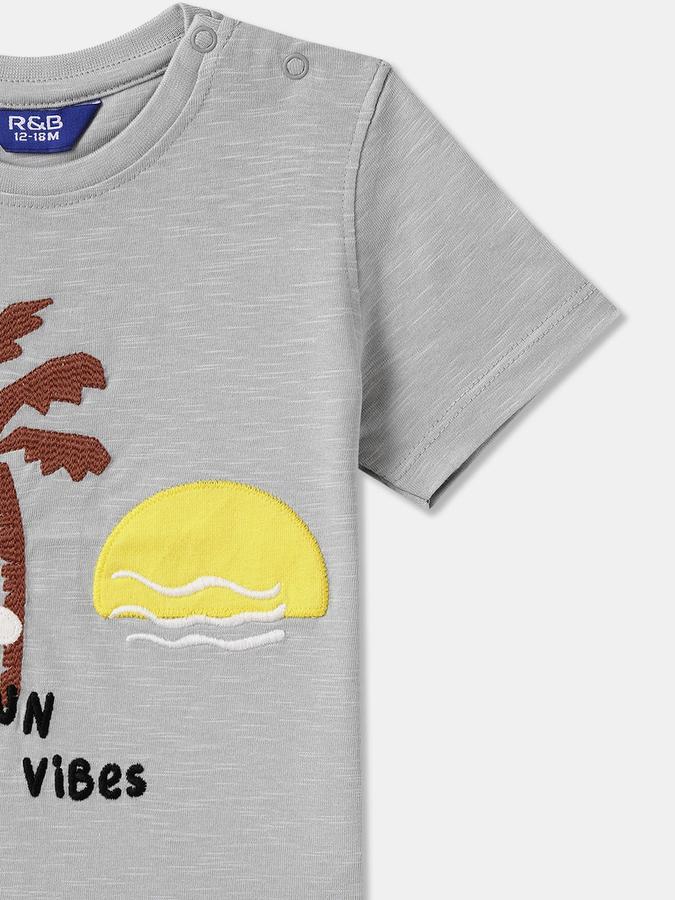 Boys Graphic Print T-shirt image number 2