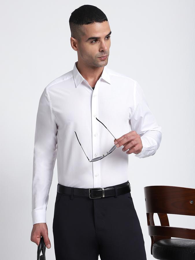 Men Poly Blend Slim Fit Spread Collar Solid Shirt