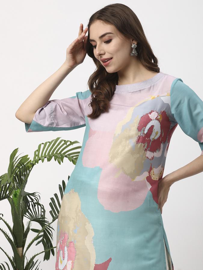 Women Rayon Regular Fit Round Neck Printed Kurta