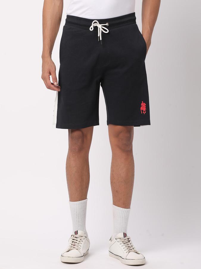 Men Typographic Print Regular Fit Shorts image number 0