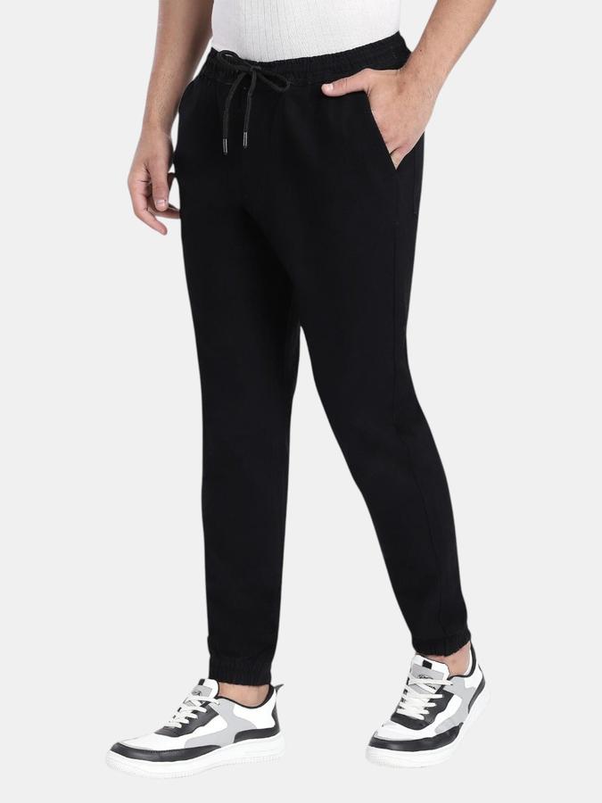 R&B Black Relaxed Fit Men Mid Rise Jeans