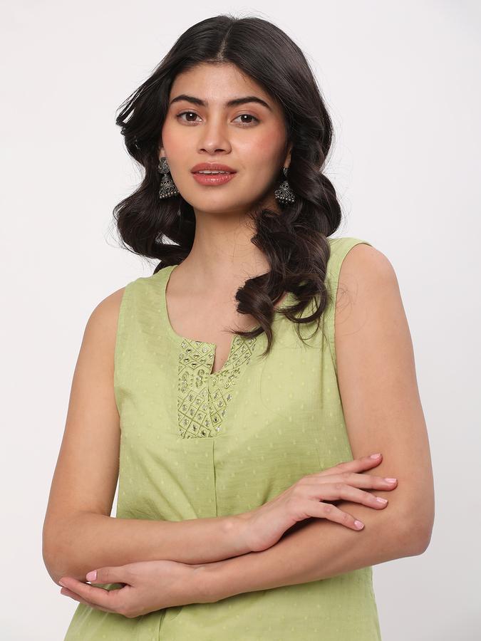 Women Yoke Embroidered Straight Kurta image number 0