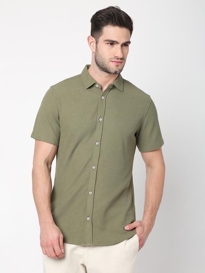 Men Regular Fit Shirt with Spread Collar data-index=