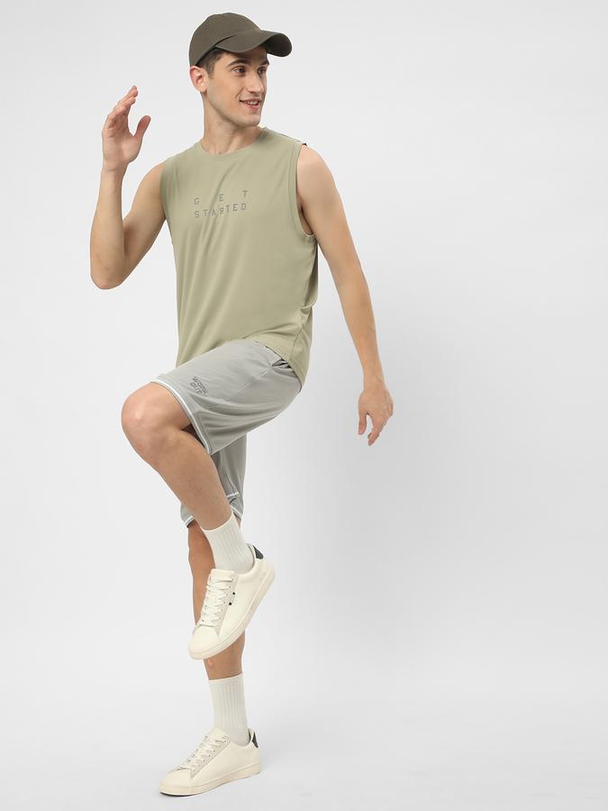 Men Typographic Print Round-Neck Sleeveless Vest image number 1