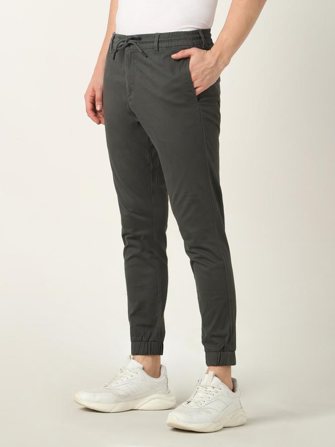 Men Slim Fit Flat-Front Trousers image number 1