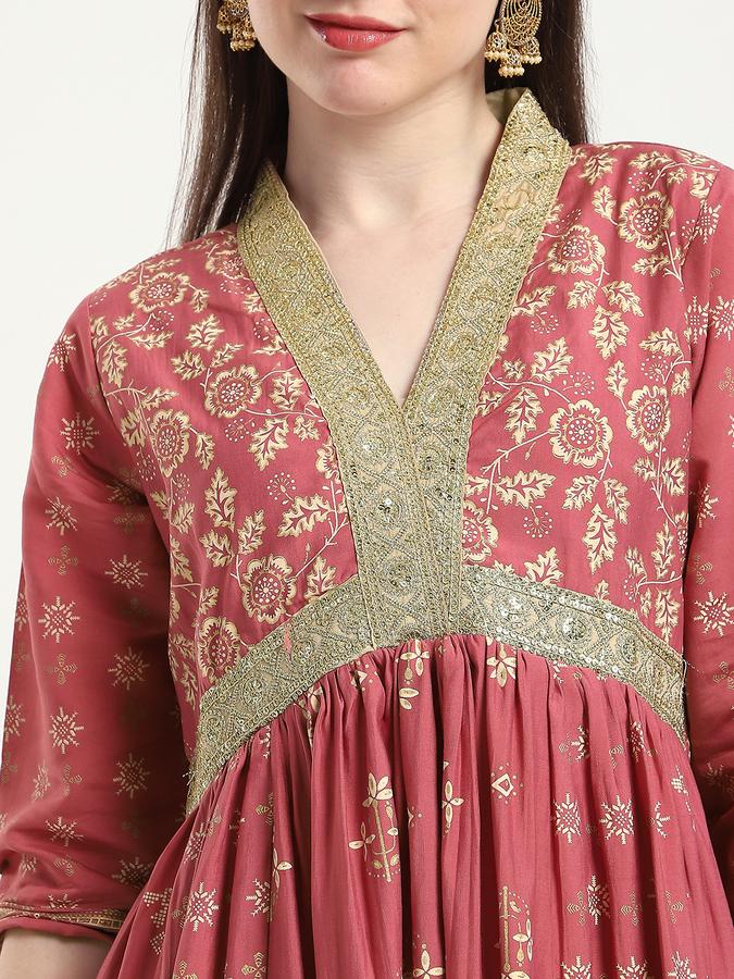 Women Polyester Regular Fit V Neck Embroidered Kurta