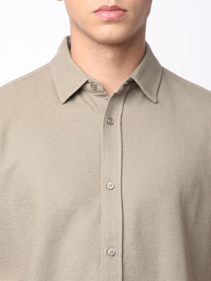 R&B Men Solid Casual Shirt image number 3