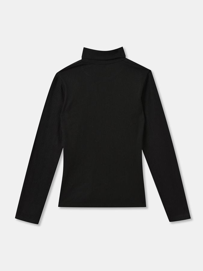 Girls Solid Turtle Neck T-shirts Long Sleeves image number 1