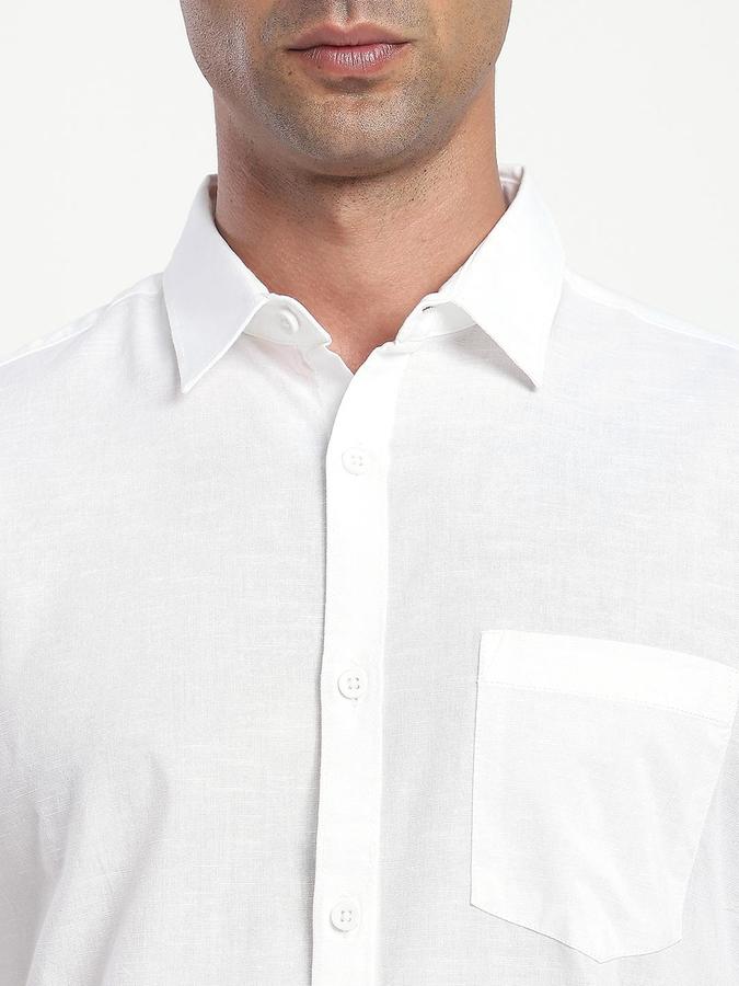 R&B Men White Spread Collar Short Sleeves Solid Shirt
