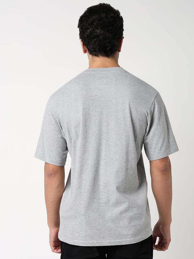 Solid Men Round Neck T-Shirt image number 3