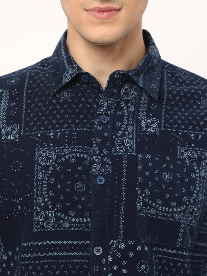 Men Regular Fit Cutaway Collar Shirt image number 3