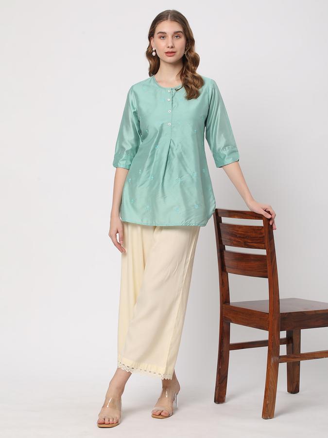 Women Embroidered Round-Neck Tunic image number 1