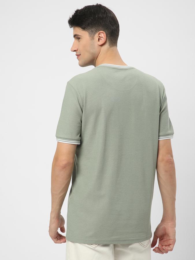 Men Regular Fit Crew-Neck T-Shirt image number 2