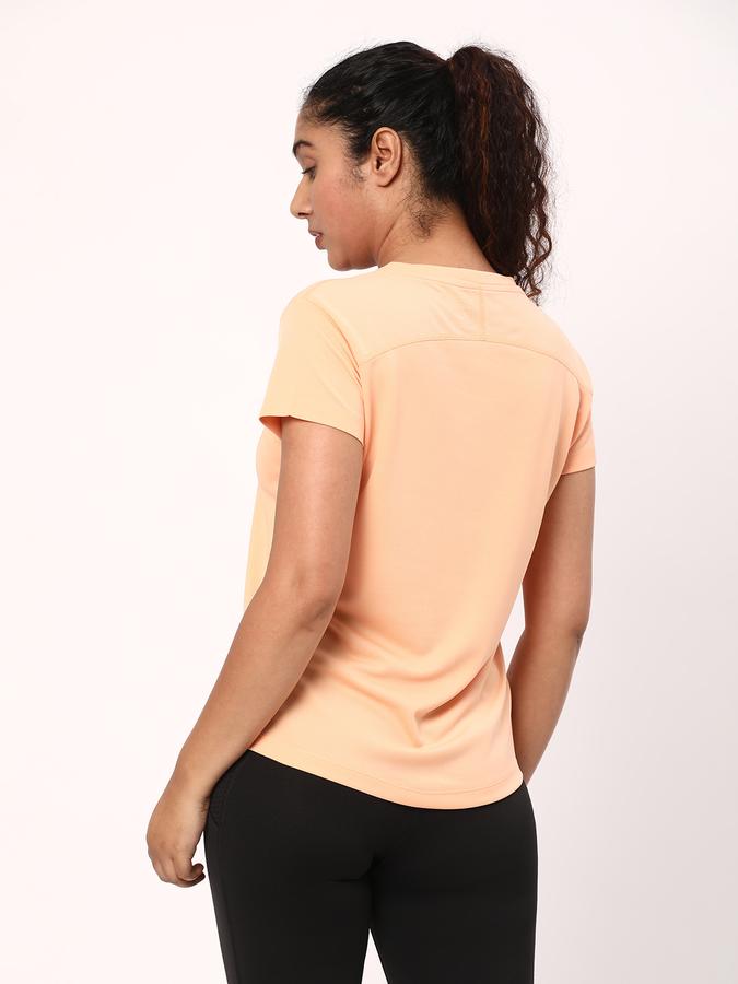 Women Regular Fit Round-Neck Top image number 3