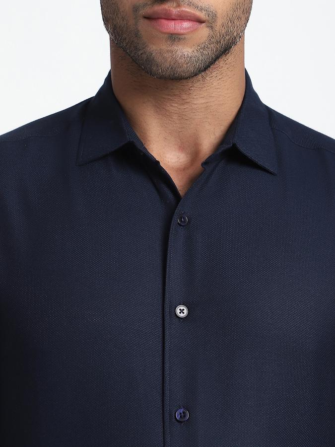 Men Cotton Blend Regular Fit Point Collar Solid Shirt