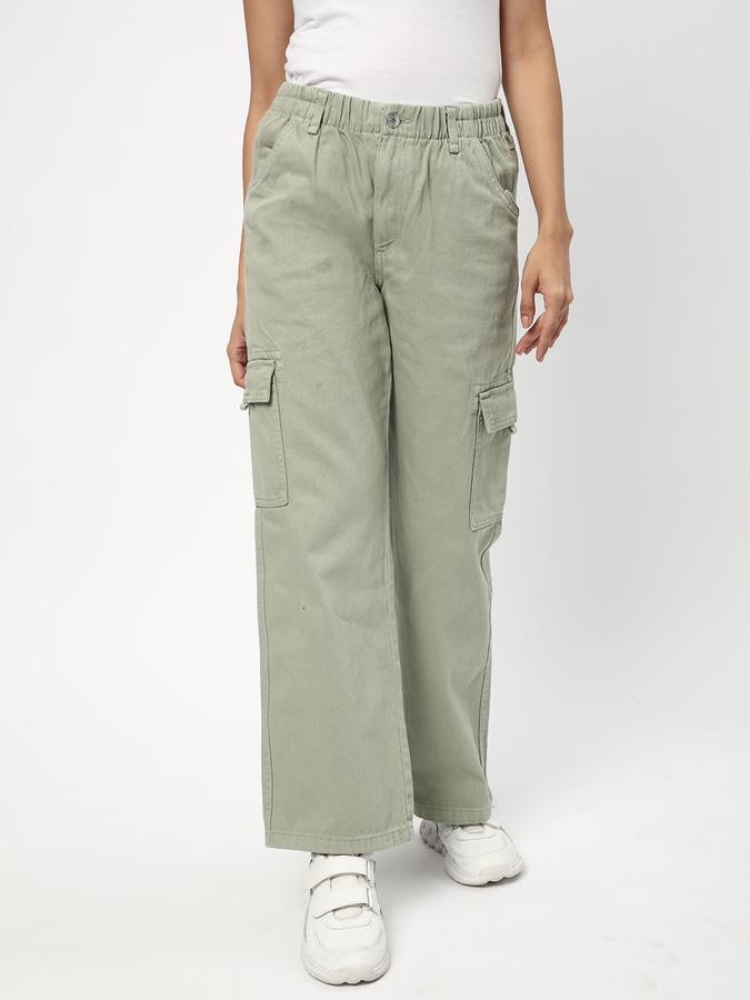 Women Relaxed Jeans with Flap Pockets