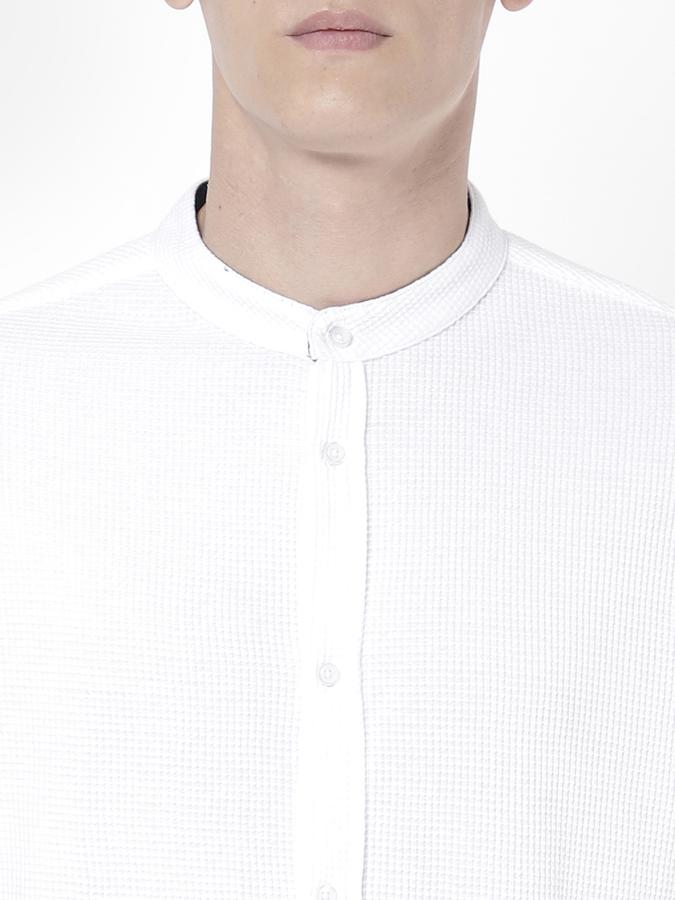 R&B Men White Casual Shirts image number 3