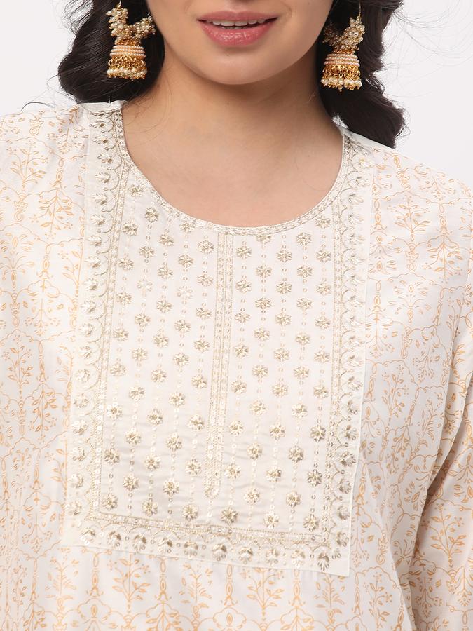 Women Yoke Embroidered Straight Kurta image number 3